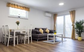 Inin Apartments